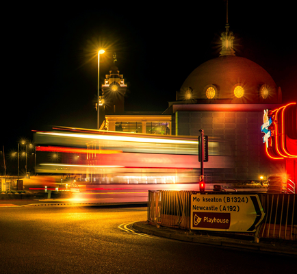 爱上海：Silent Night： Listening to the Heartbeat of the City